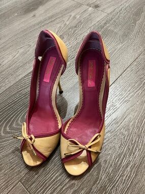 Betsy Johnson generosa pump heels - cream and pink